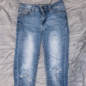 light wash skinny jeans